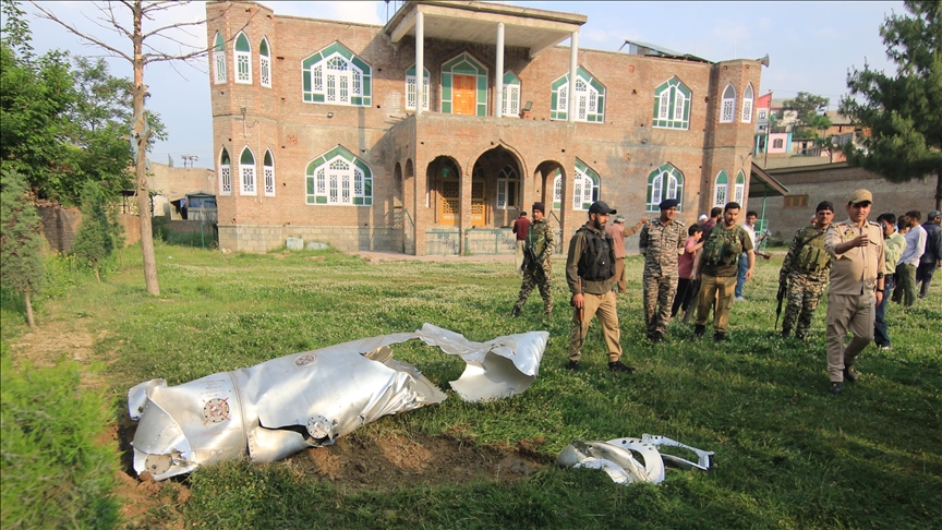 Pakistan has downed 5 Indian Air Force jets: Defense chief